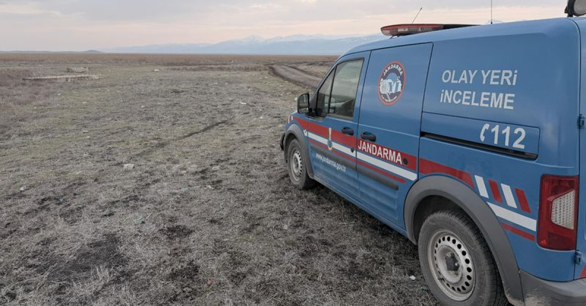 Arkadaşını yanlışlıkla başından vurdu