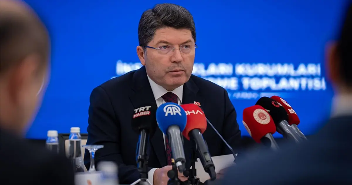 Bakan Tunç: Çocukların suça sürüklenmesinin sebeplerini ortadan kaldırmak lazım