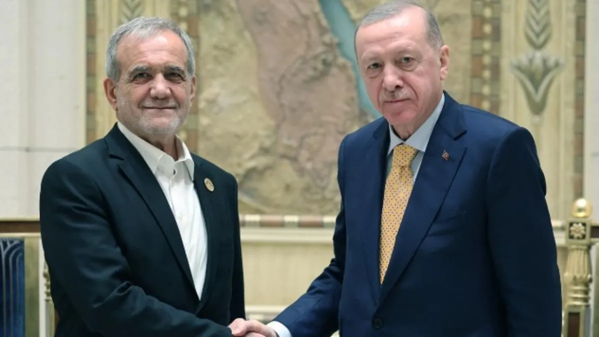 Başkan Erdoğan Pezeşkiyan ile telefonda görüştü!