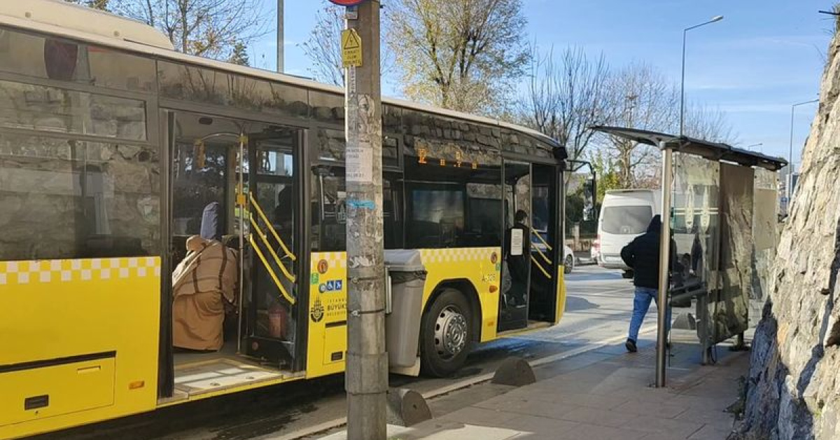 Bir aylık bebeği durağa bıraktılar… Anne ve anneanne için deport kararı!