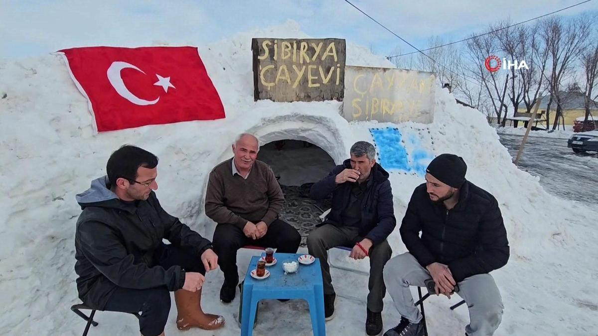 Bitlis’te renkli r: Esnaftan kardan çay ocağı
