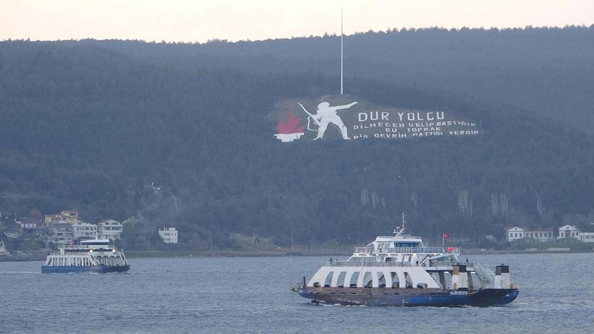Bozcaada feribot seferlerine fırtına engeli