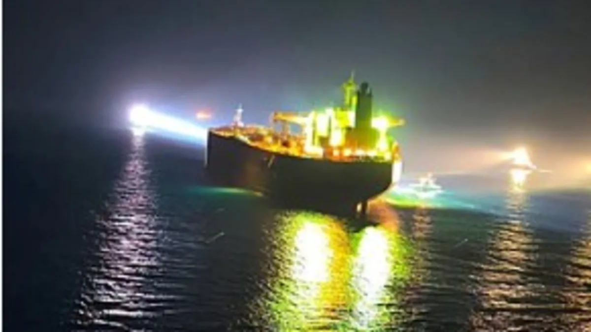 Bozcaada’da petrol tankeri karara oturdu! KEGM ekiplerince kurtarıldı