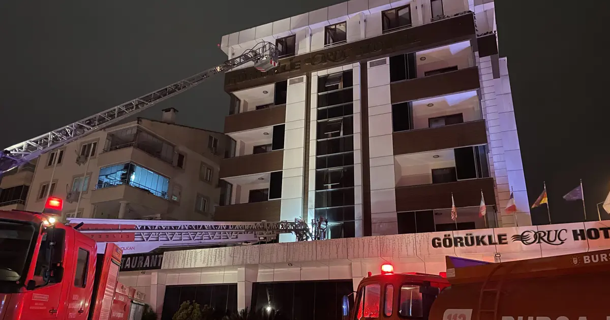 Bursa’da 5 katlı otelde yangın paniği