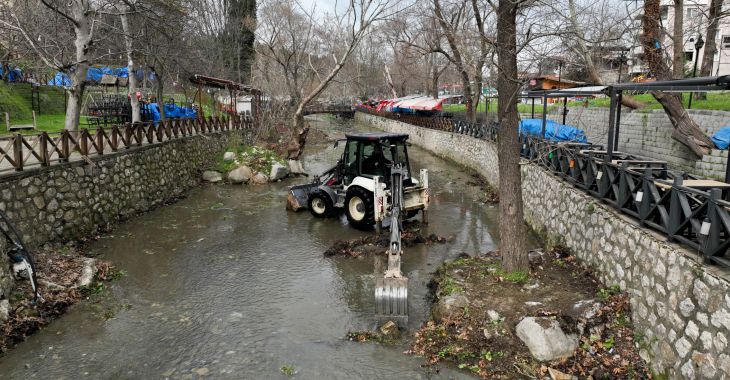 Büyükşehir’den Misi’de dere ve çevre temizliği