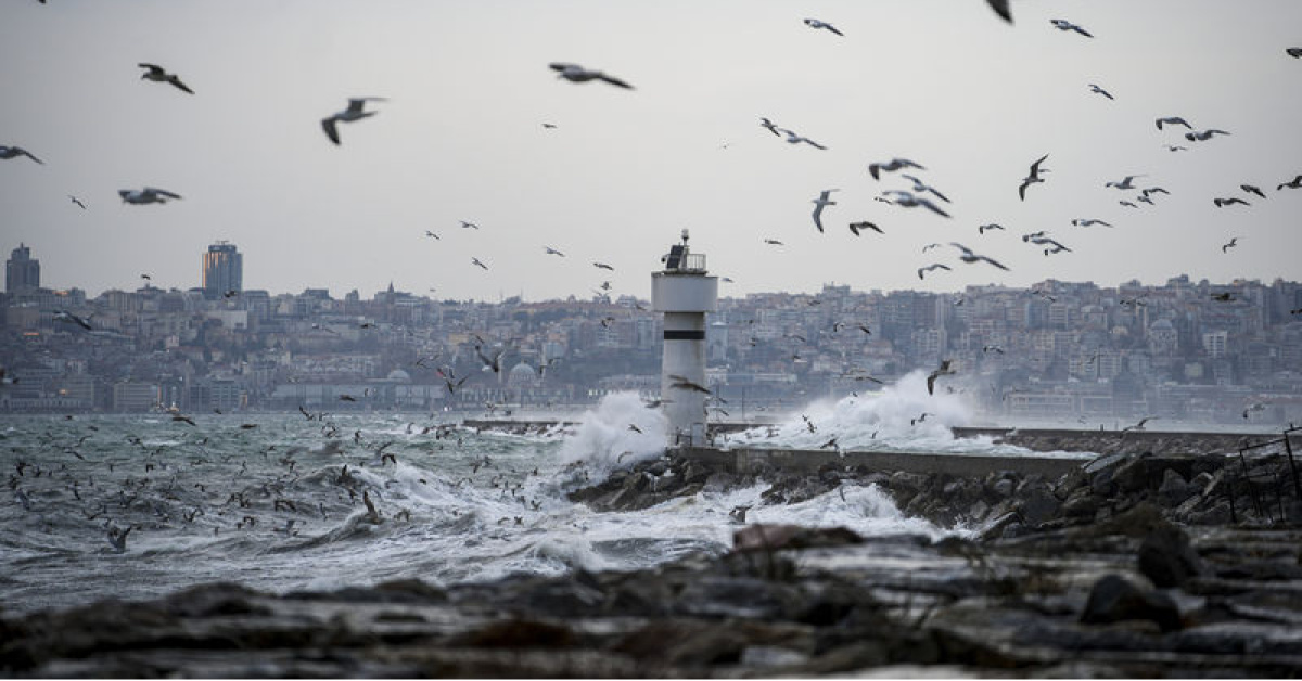 Deniz seferlerine fırtına engeli