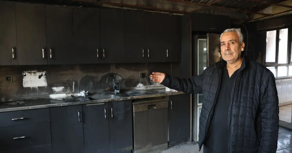 Depremde evlerini kaybeden aile çıkan yangınla ikinci kez evsiz kaldı