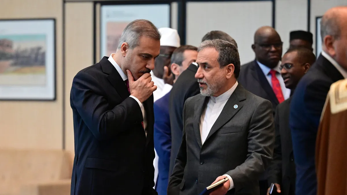 Dışişleri Bakanı Hakan Fidan, İranlı mevkidaşı Arakçi ile telefonda görüştü