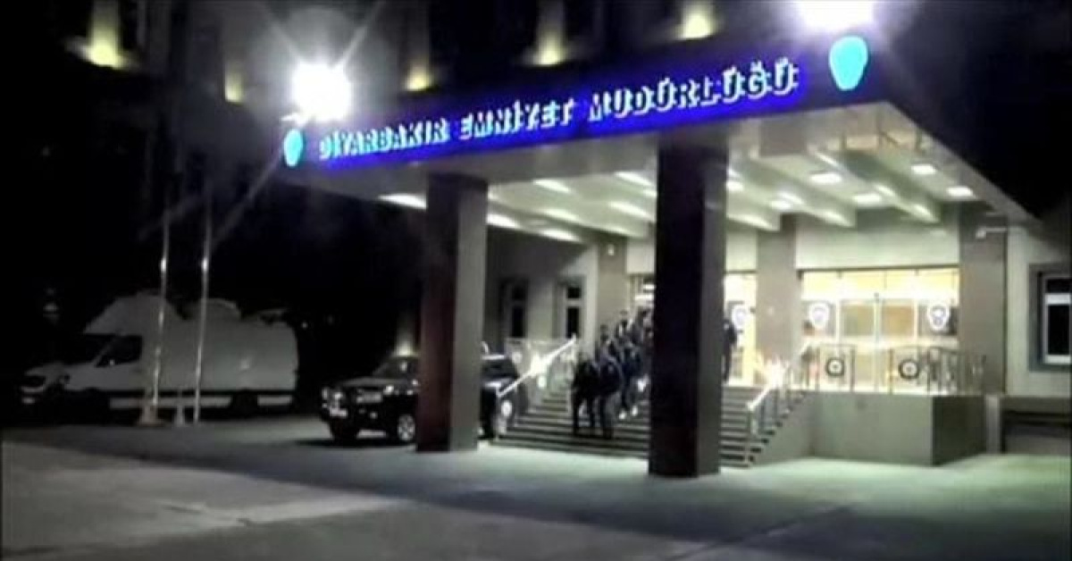 Diyarbakır’da emniyete saldırı! Valilikten açıklama