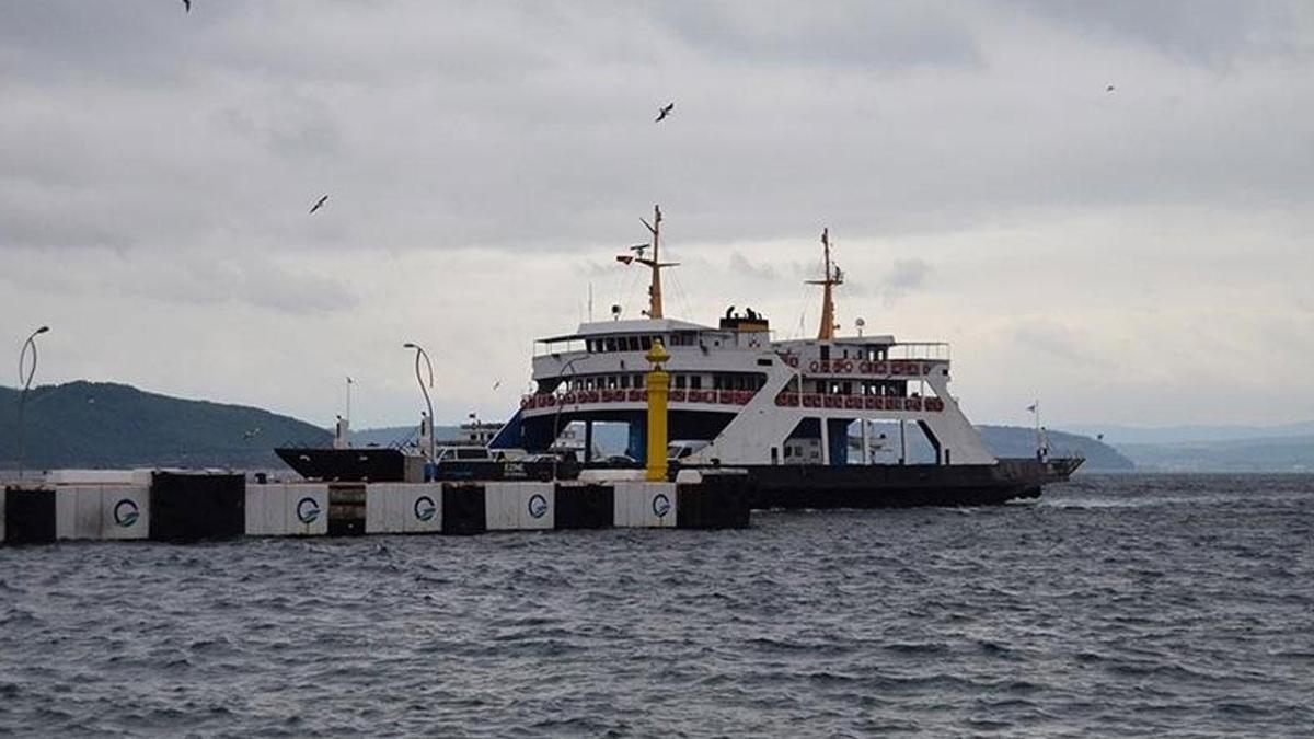 Feribot seferlerine fırtına engeli