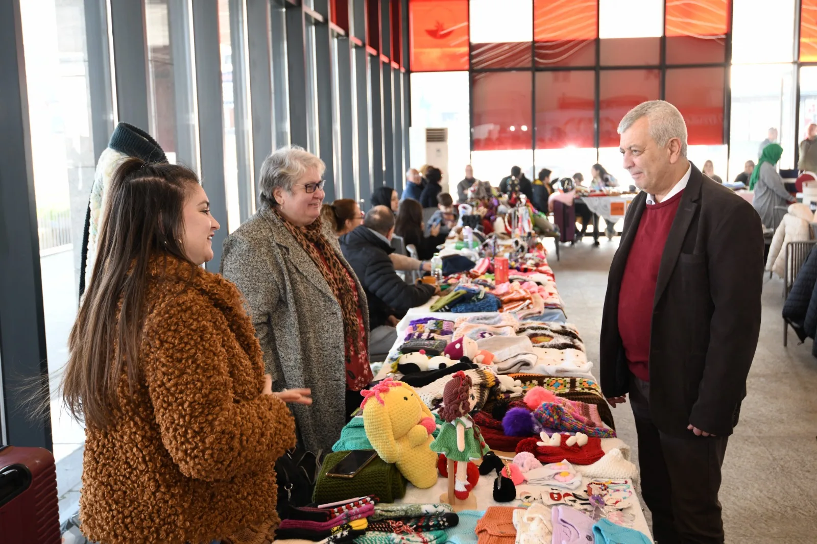 Girişimci Kadınların El Emeği Osmangazi Meydanı’nda Buluştu