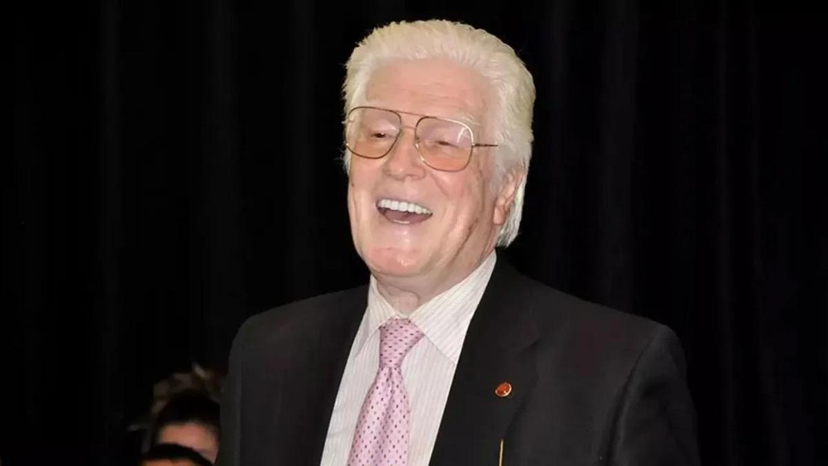 İZZET GÜNAY KİMDİR? Yeşilçam Devi İzzet Günay Kaç Yaşında, Nereli? Haldun Dormen’in Cenaze Töreninde Fenalaştı! İşte Oynadığı Filmler…