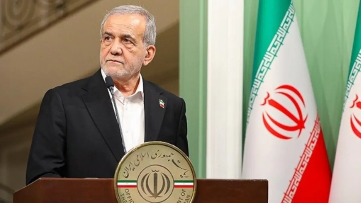 İran Cumhurbaşkanı Pezeşkiyan’dan sözünü kesen kişiye Türkçe uyarı