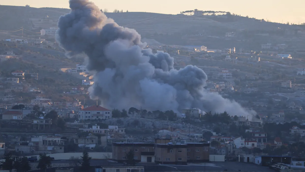 İşgalci İsrail ateşkese rağmen yine Lübnan’ı vurdu!
