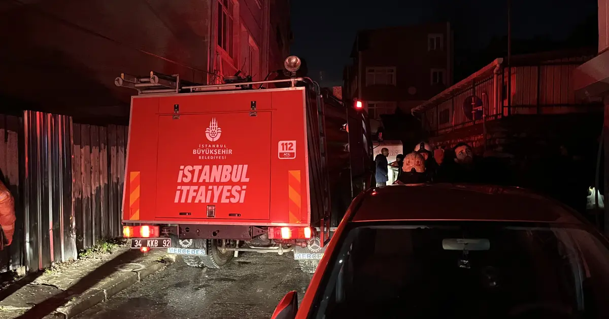 İstanbul’da 5 katlı binada yangın. 6 kişi dumandan etkilendi