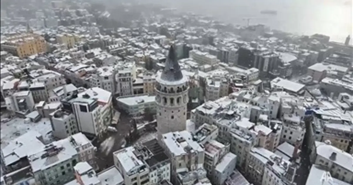 İstanbul’da kar yağışı aralıklarla sürüyor