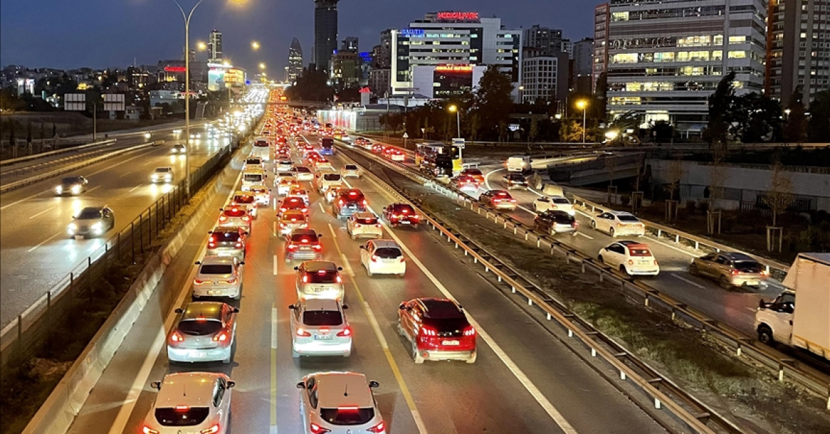 İstanbul’da trafik yoğunluğu yüzde 85’e çıktı