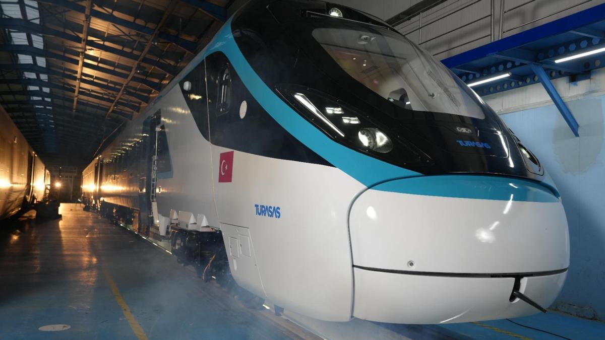 İşte Türkiye’nin ürettiği en hızlı tren: İlk r nefes kesti