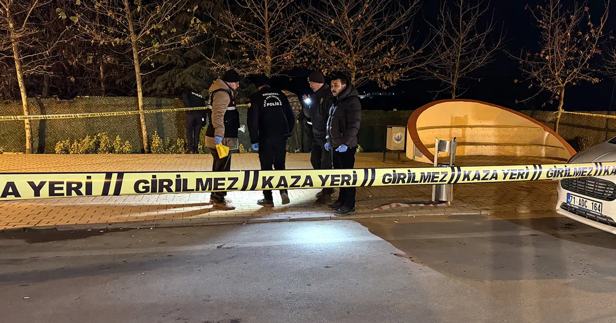 Kavgaya müdahale eden polis memuru bıçaklandı