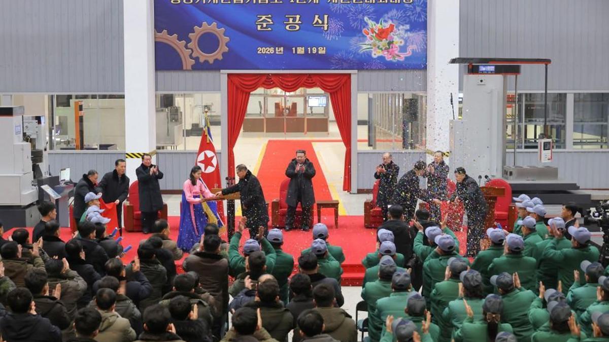 Kim Jong-un’dan dikkat çeken hamle: Zehir zemberek sözlerle, herkesin gözü önünde kovdu!