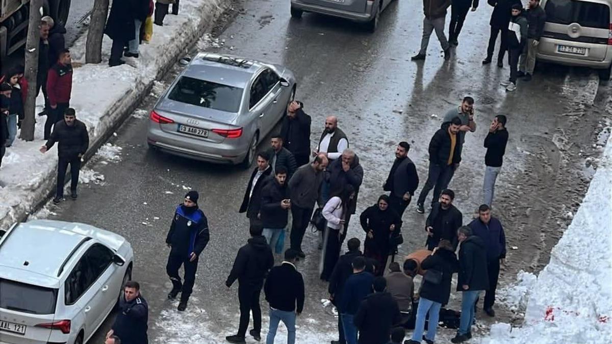 Kimse ne olduğunu anlamadı: Çatıdaki kar kütlesi 21 yaşındaki Ayşe’yi hayattan kopardı