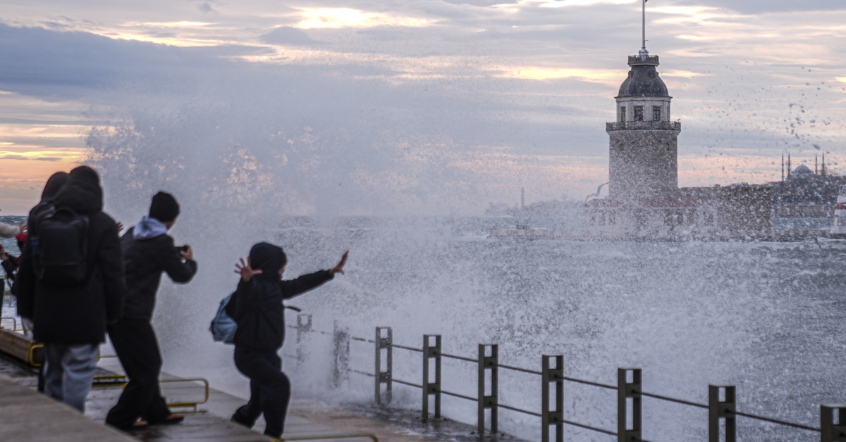 Lodos ve sağanak yağmur uyarısı! Bu bölgeler dikkat