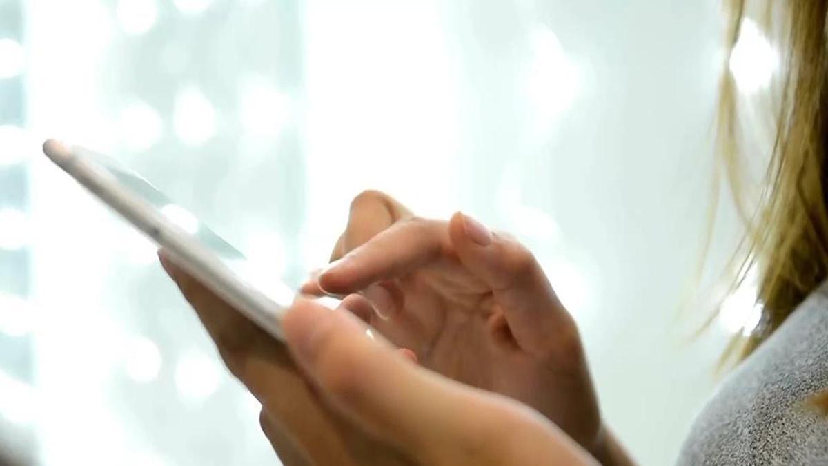 Macron açıkladı… Fransa’da 15 yaş altına sanal medya yasağı