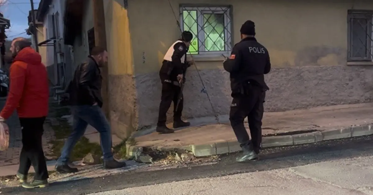 Polisi aradı, “cinayet işledim” dedi. Eve uzun namlulu silahlarla girildi