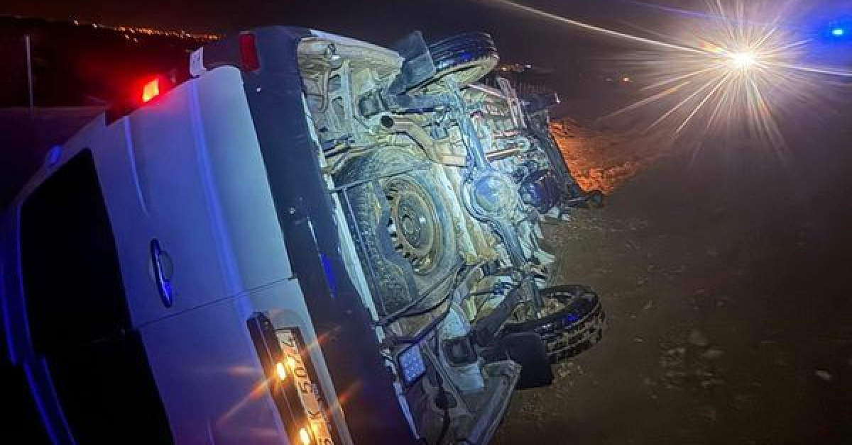 Servis minibüsü kaza yaptı! Yaralılar var