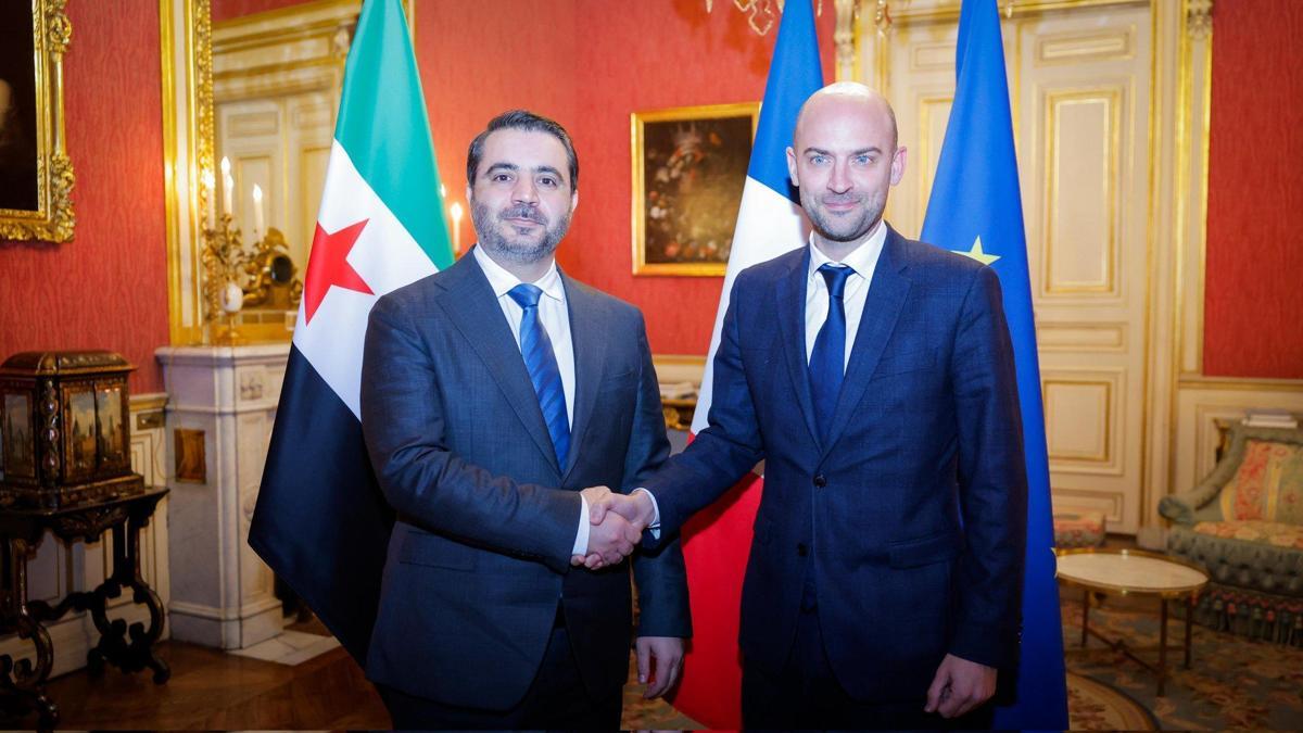 Suriye Dışişleri Bakanı Şeybani, Fransız mevkidaşı ile Paris’te görüştü