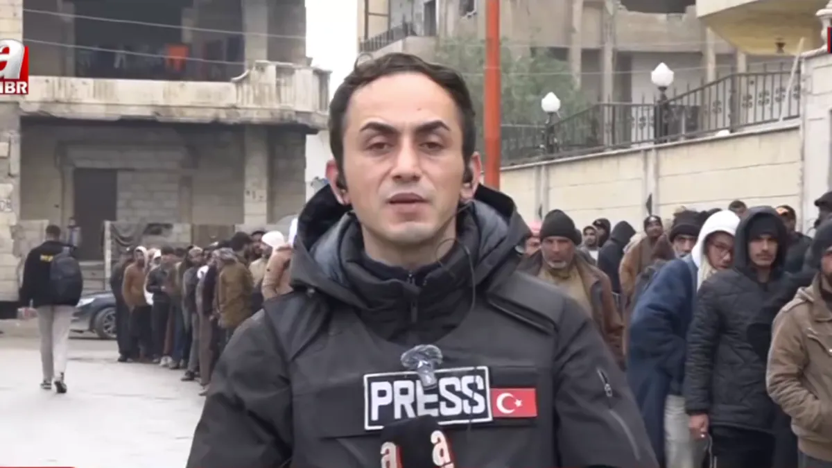 Suriye’de YPG’nin çöküşü: Rakka’da af merkezlerinde uzun kuyruklar