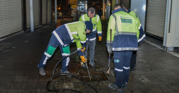 Tarihi Çarşı ve Hanlar Bölgesinde gece mesaisi