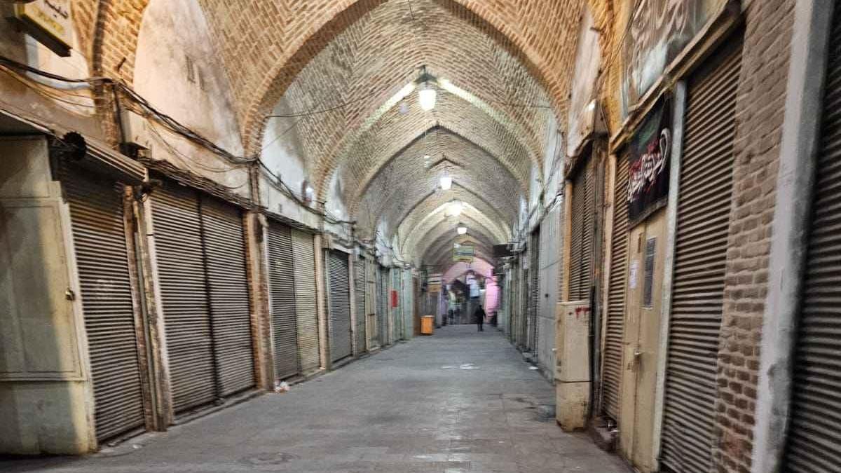 Tebriz Kapalı Çarşı’da esnaf kepenk kapattı