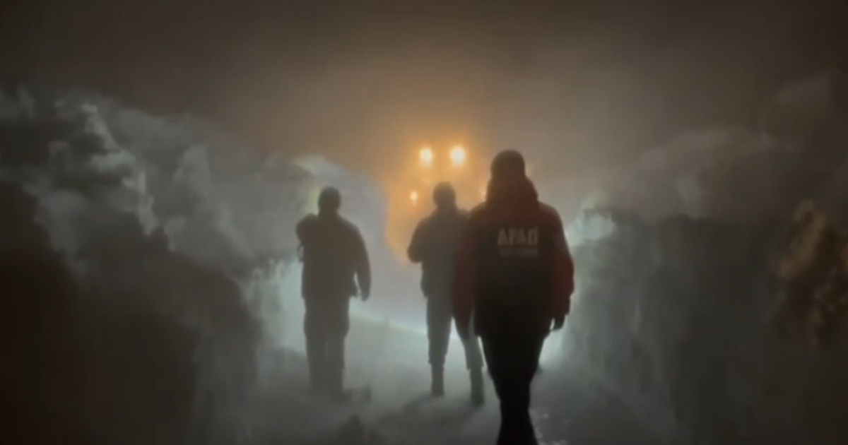 Tipide can pazarı. Mahsur kalan 2 kişi kurtarıldı