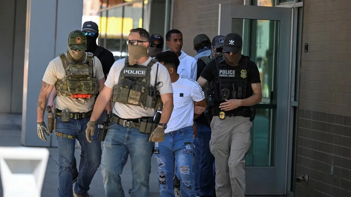 Trump, Chicago ve Los Angeles’taki ulusal muhafızları geri çekiyor