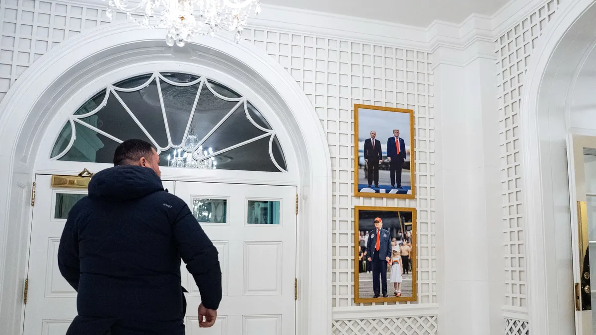 Trump ve Putin’in fotoğrafı Beyaz Saray’ın yeni salonunda