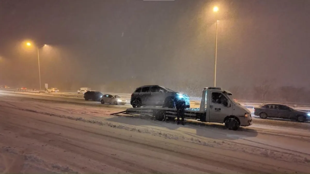 Uyarılar günler öncesinden yapılmıştı! İBB yılın ilk kar mesaisinde yine sınıfta kaldı