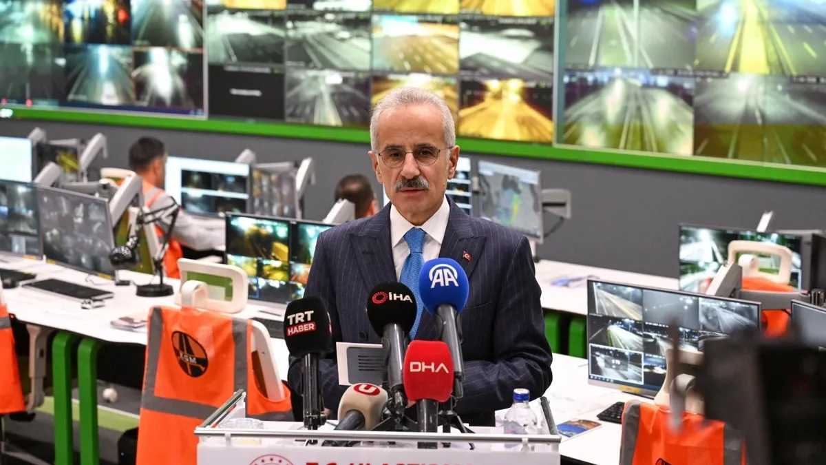 Yurt genelinde karla mücadele! Bakan Uraloğlu: 7 gün 24 saat teyakkuz halindeyiz