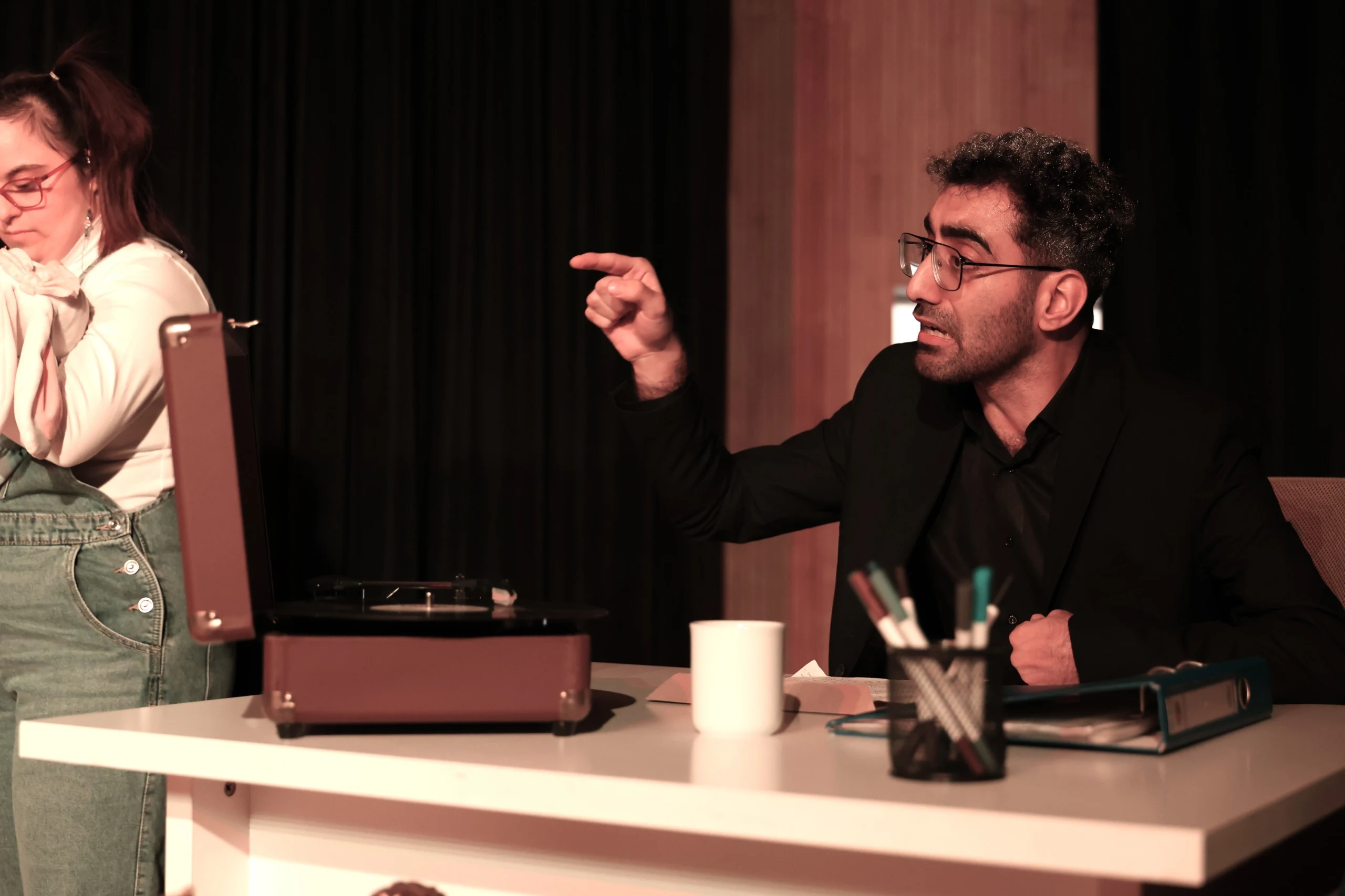 ‘Miras Değil Mübarek’ Tiyatro Oyunu İkinci Gösterimiyle Büyük Beğeni Topladı