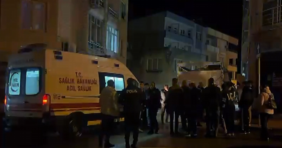 4’üncü kattan kamyonetin üzerine düşen çocuk ağır yaralandı