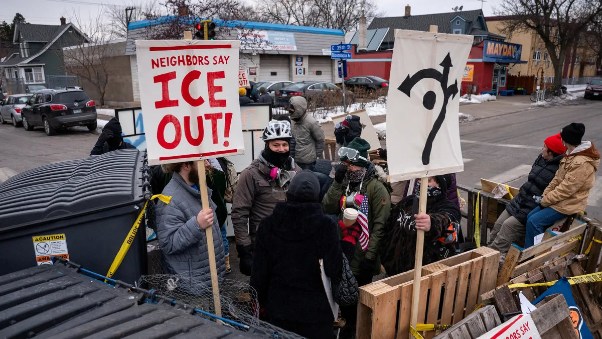 ABD’de ICE protestosuna Nazi selamı: Mineapolis’te sular durulmuyor