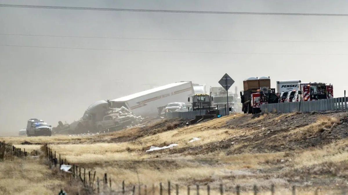ABD’de kum fırtınası faciası! 30’dan fazla araç birbirine girdi: Ölü ve yaralılar var