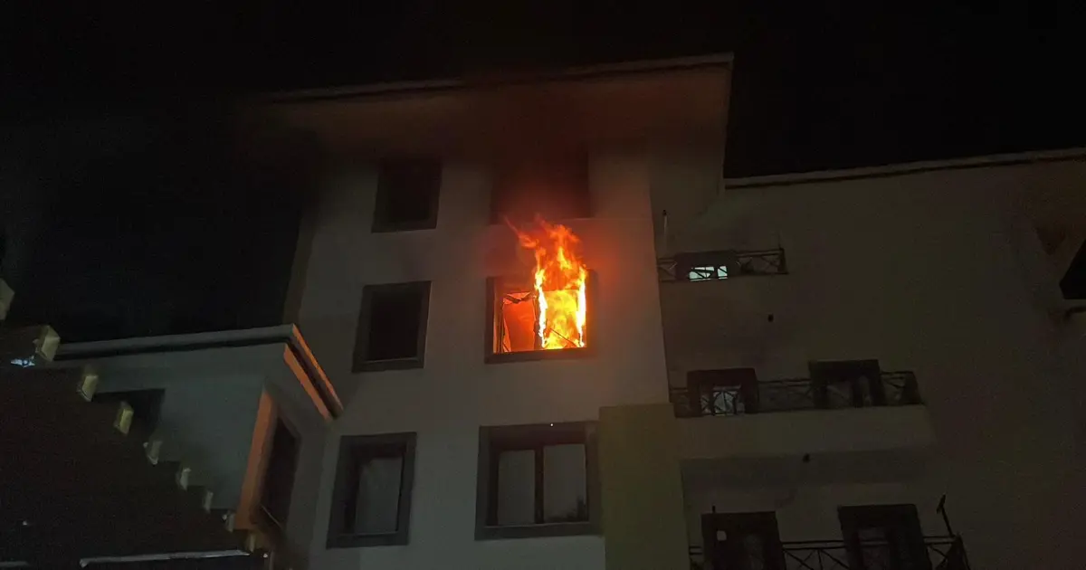 Annesine kızıp evi ateşe verdi