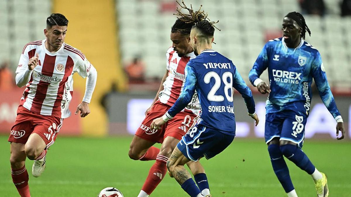 Antalyaspor, Samsunspor’u 3 golle geçti