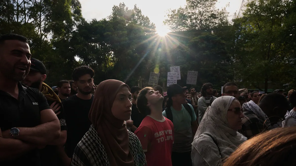 Avustralya’da Filistin protestocusuna polis şiddeti