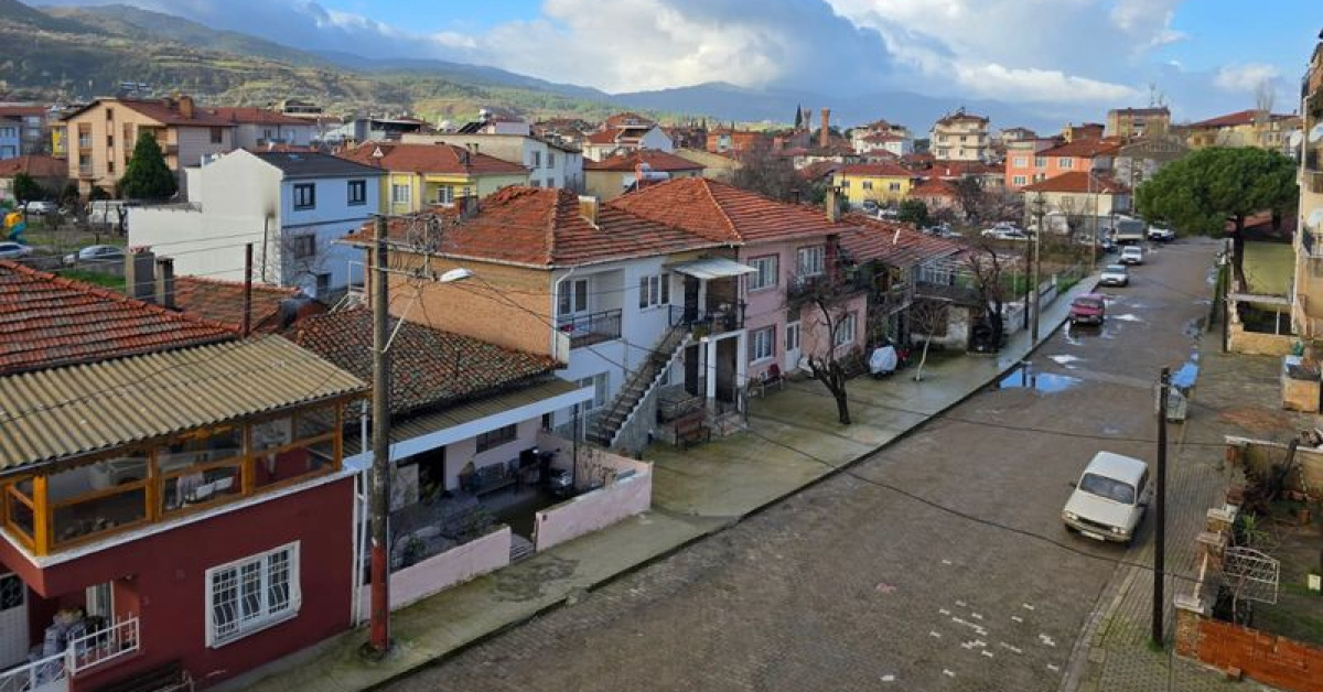 Balıkesir’de 10 saniye arayla iki deprem