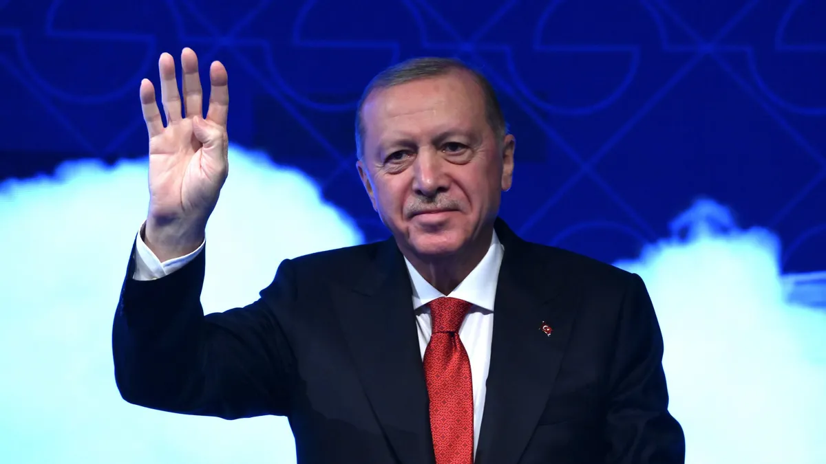 Başkan Erdoğan: Üniversitelerimizi mevzi gibi görüyorlar