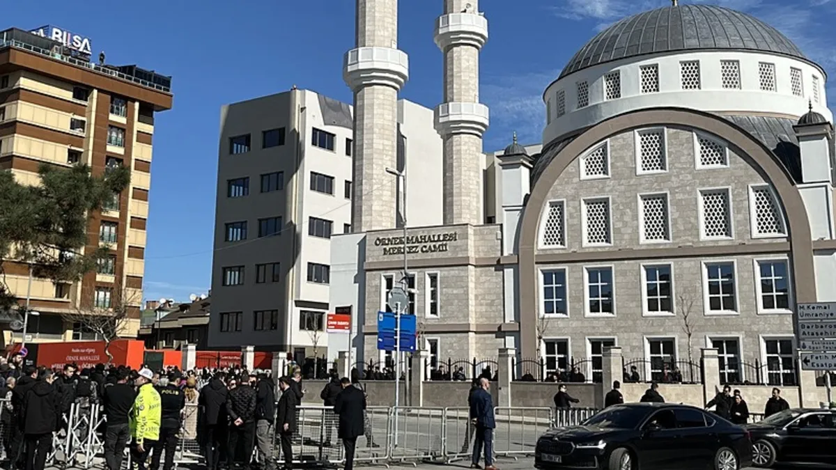 Başkan Erdoğan cuma namazını Ataşehir’de kıldı