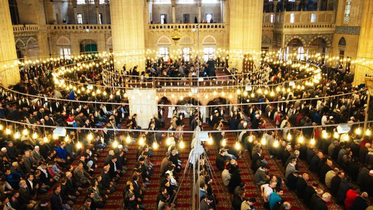 CUMA NAMAZI BUGÜN KAÇTA? 27 Şubat İstanbul, Ankara, İzmir Cuma Namazı Saati! Diyanet İl İl Cuma Namazı Vakitleri