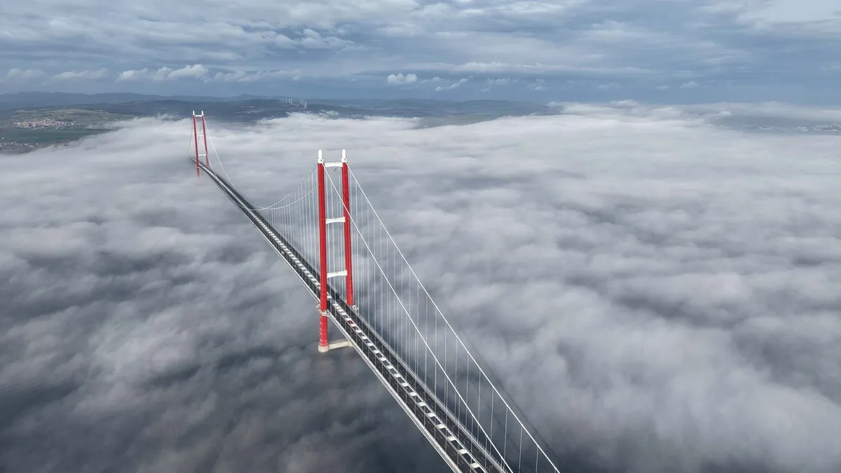 Çanakkale Boğazı sis nedeniyle transit gemi geçişlerine kapatıldı